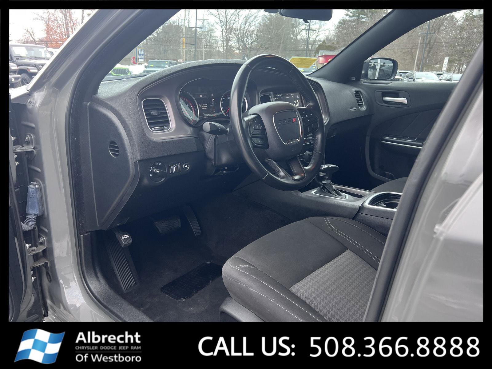 Used 2023 Dodge Charger SXT image 9