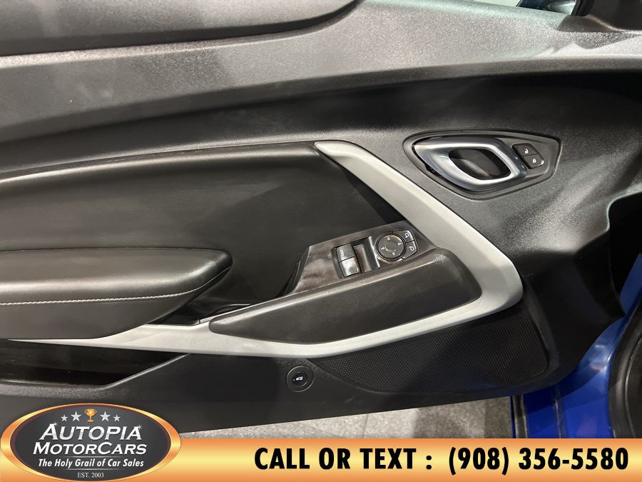 Used 2019 Chevrolet Camaro SS w/ Black Appearance Package RWD image 12