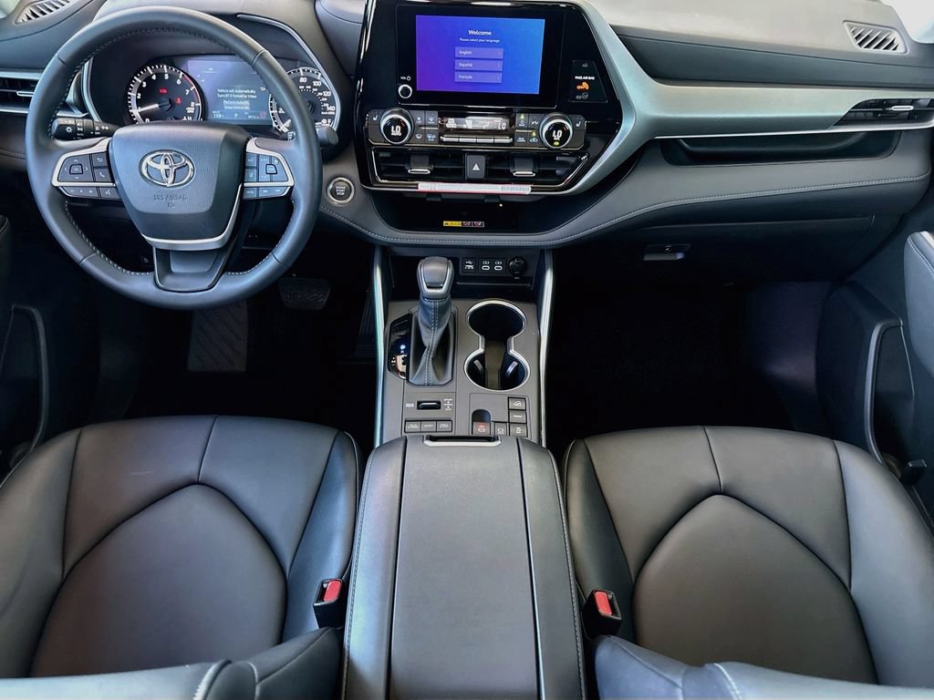 Certified 2026 Toyota Highlander XLE AWD/4WD image 13