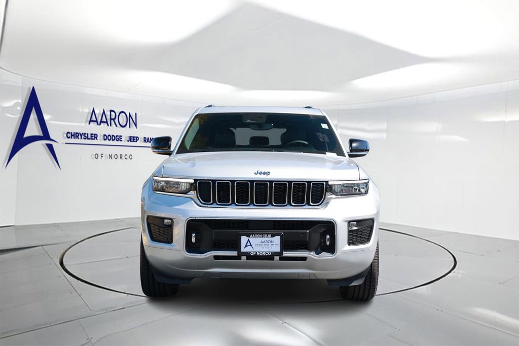 Used 2023 Jeep Grand Cherokee Overland RWD image 4