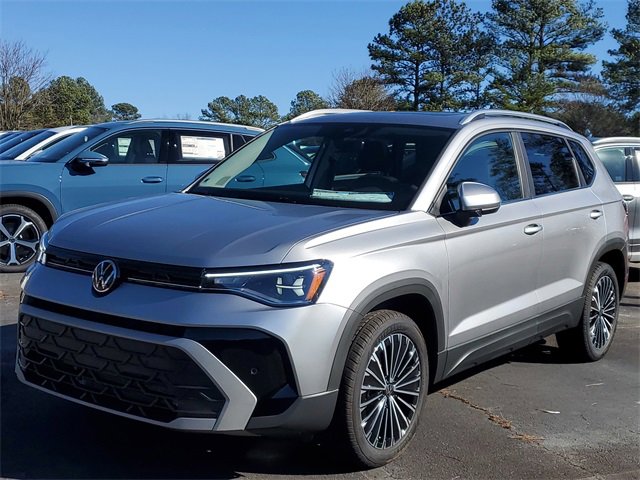 New 2026 Volkswagen Taos SE image 32