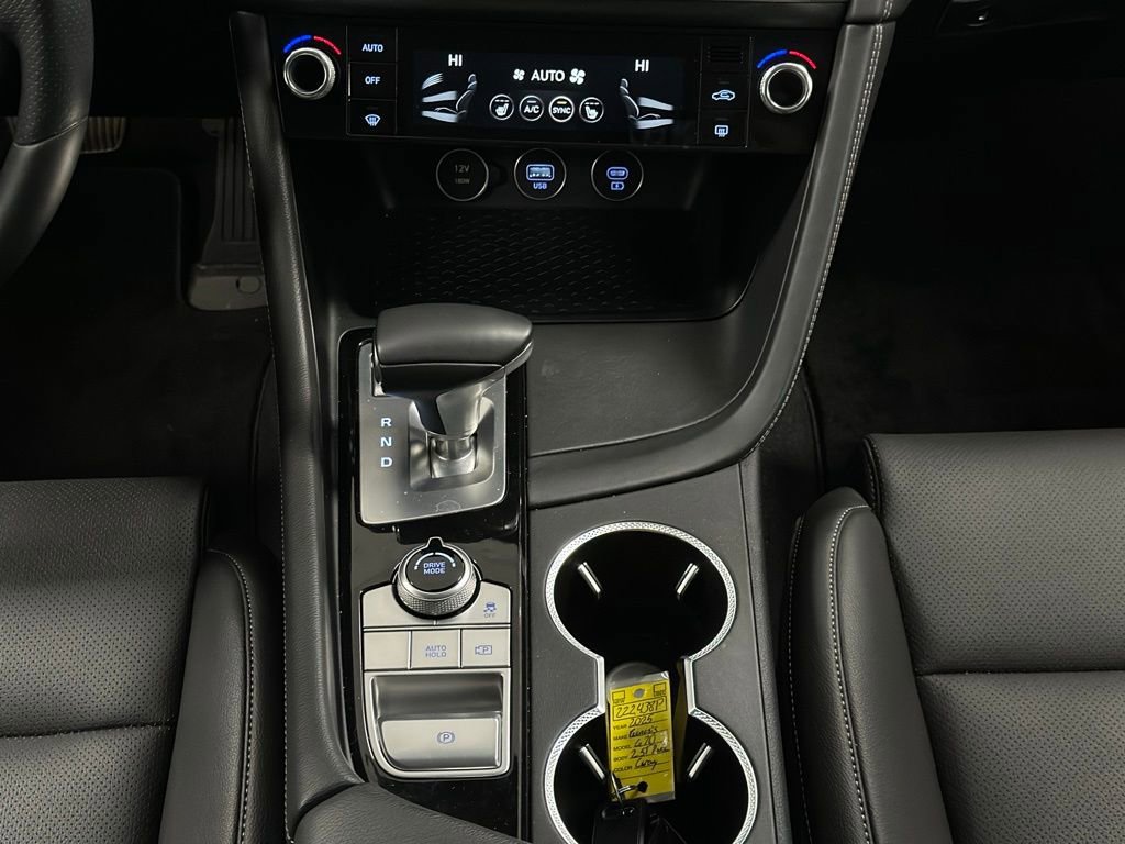 Used 2025 Genesis G70 2.5T image 18