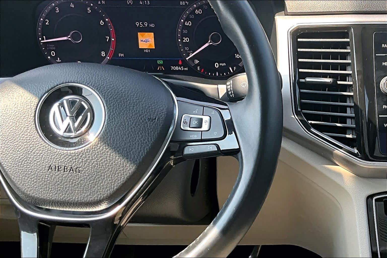 Used 2019 Volkswagen Atlas SEL AWD/4WD image 25