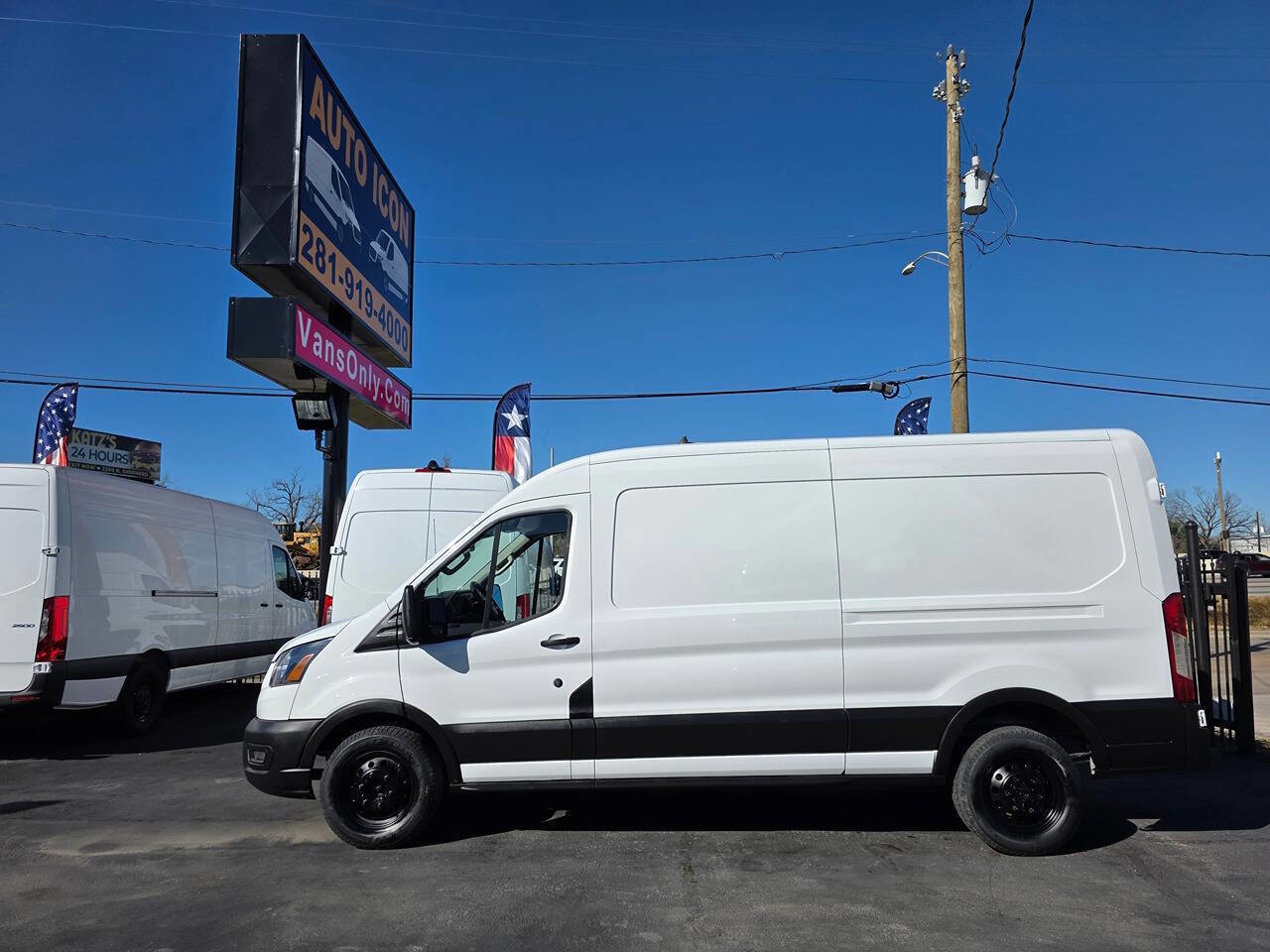 Used 2022 Ford Transit 250 Medium Roof AWD w/ Load Area Protection Package image 4