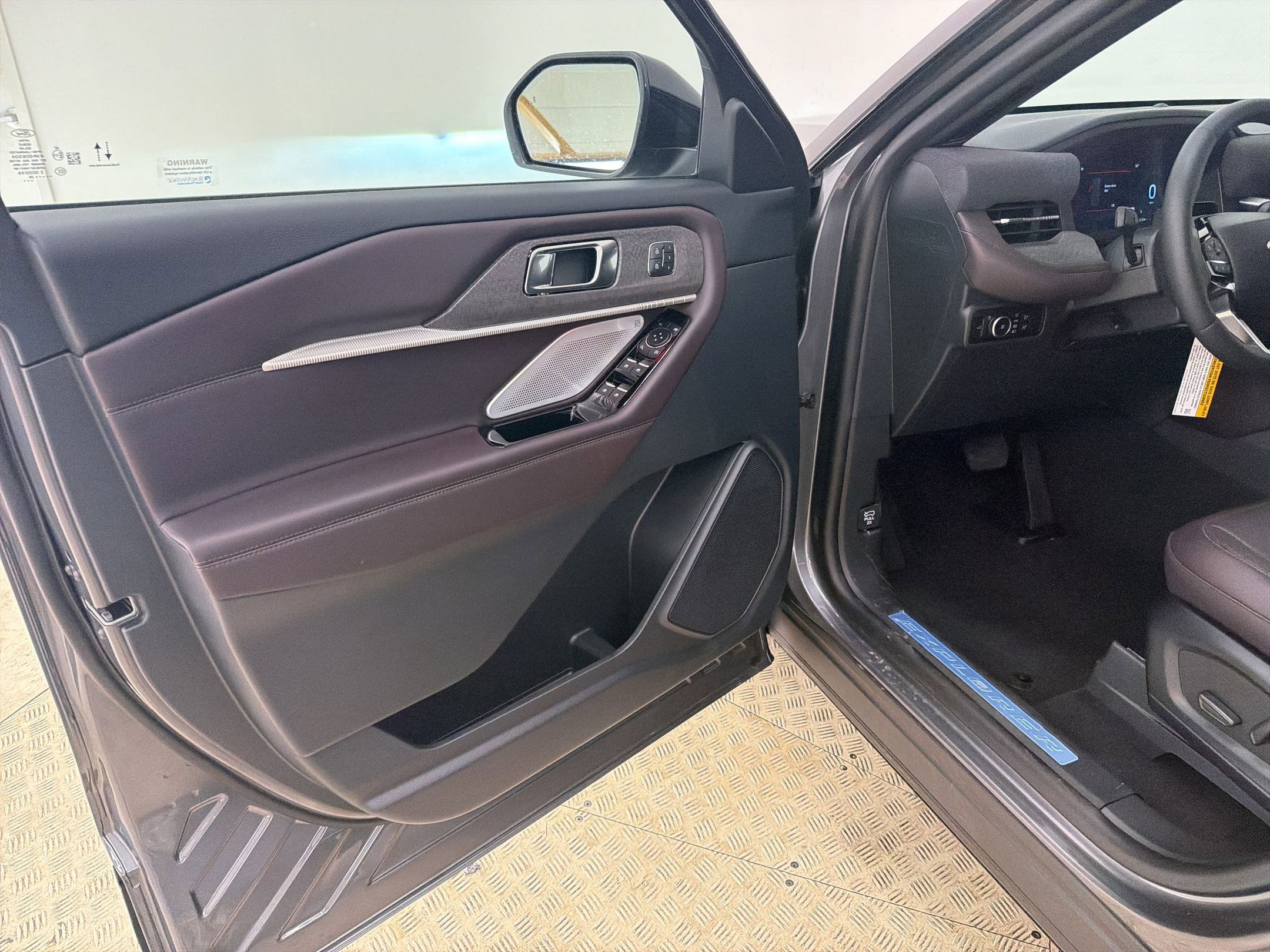 New 2026 Ford Explorer Platinum image 4