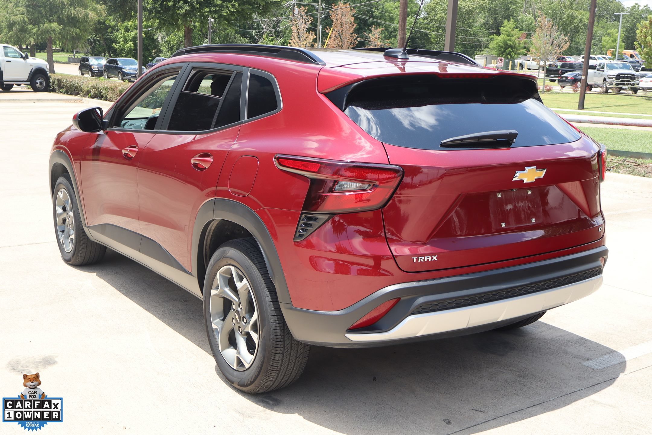Used 2024 Chevrolet Trax LT w/ LT Convenience Package FWD image 6