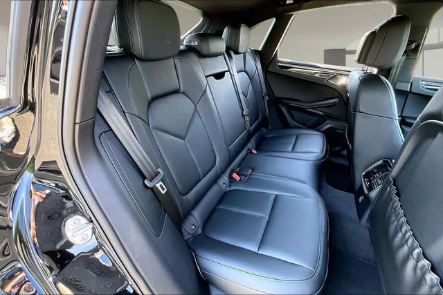 Used 2026 Porsche Macan AWD/4WD image 24