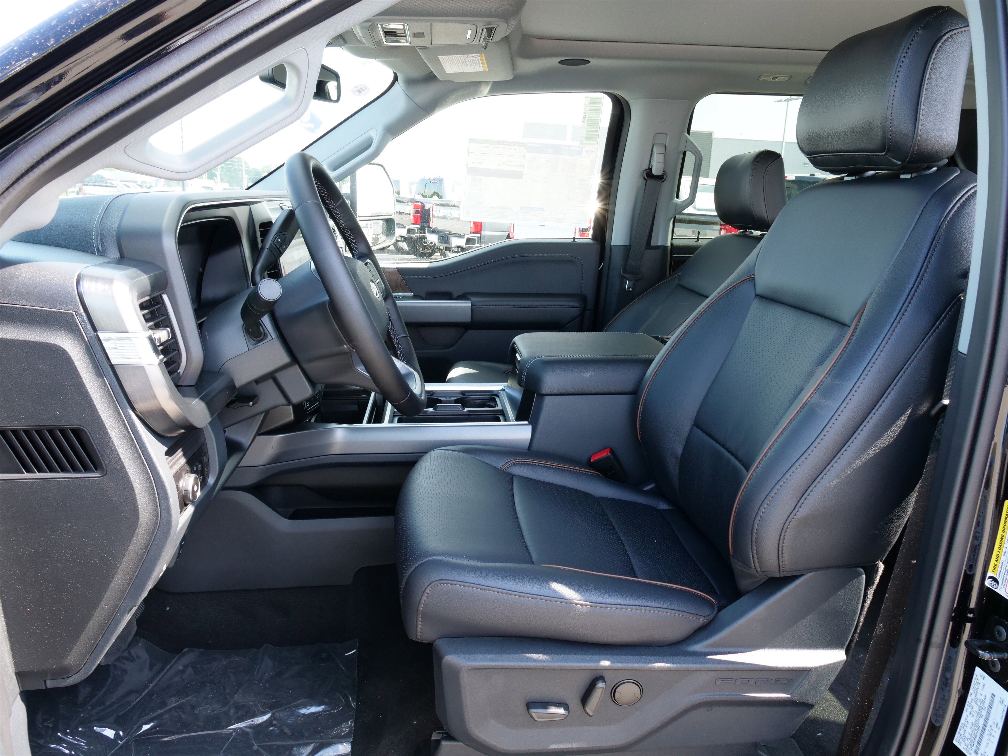 New 2025 Ford F350 Lariat w/ Lariat Ultimate Package image 14