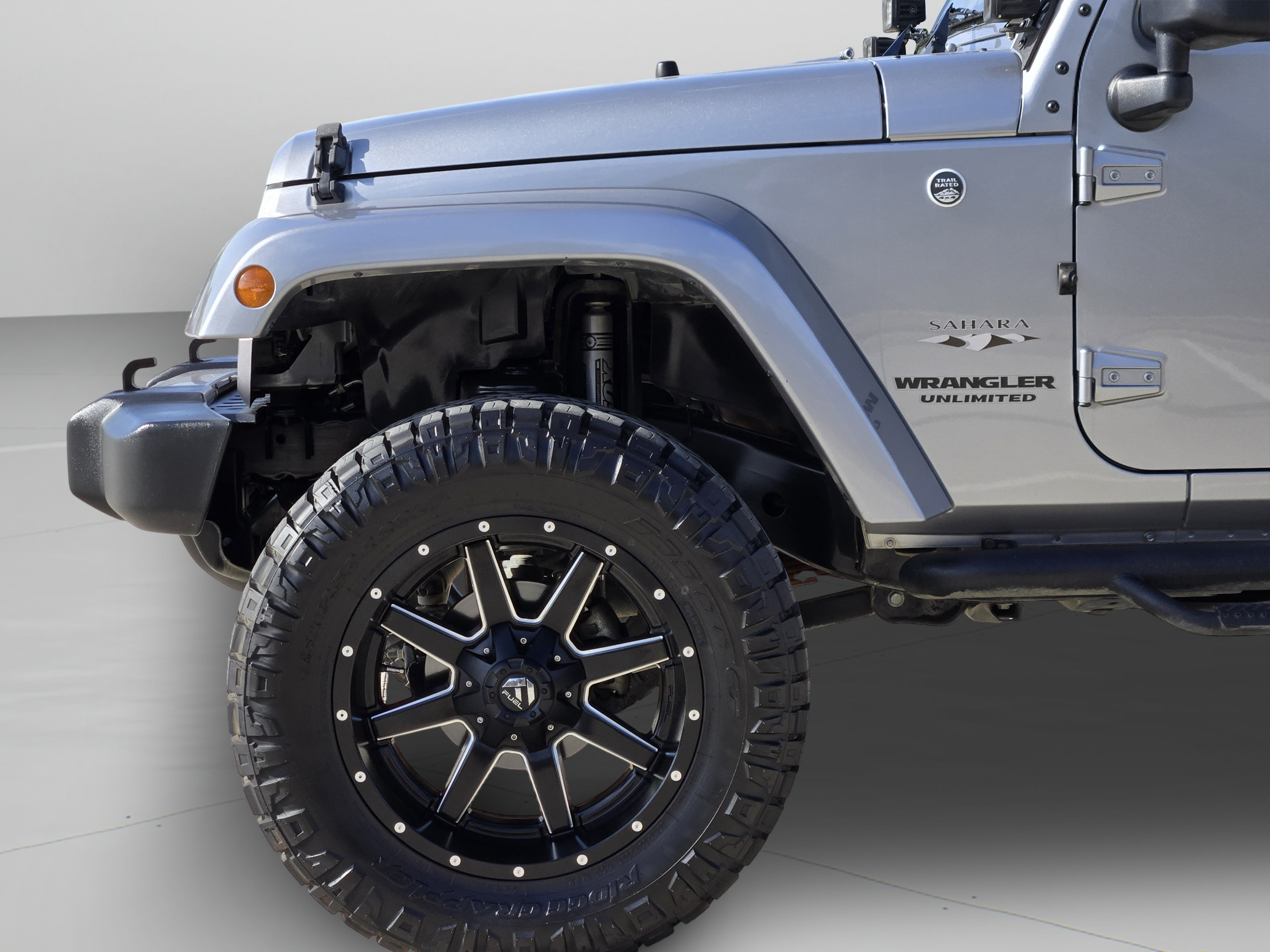 Used 2017 Jeep Wrangler Unlimited Sahara w/ Connectivity Group AWD/4WD image 28