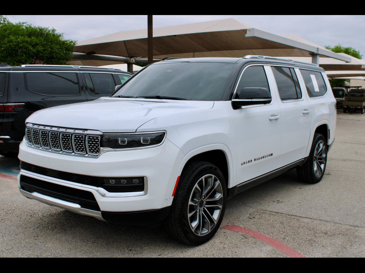 Used 2025 Jeep Grand Wagoneer L Series III AWD/4WD image 1