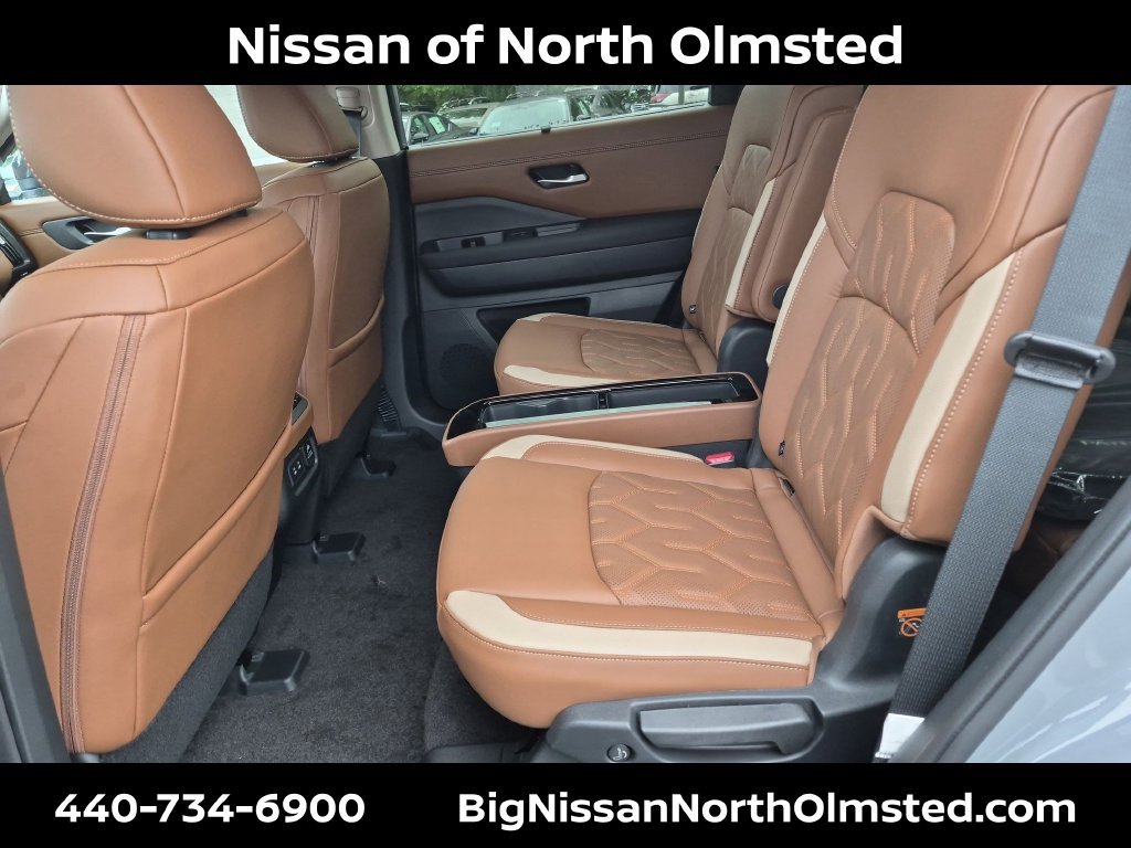 New 2026 Nissan Pathfinder Platinum AWD/4WD image 18