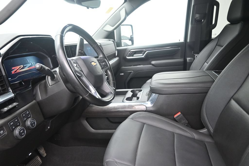 Used 2024 Chevrolet Silverado 2500 LTZ w/ LTZ Convenience Package AWD/4WD image 12