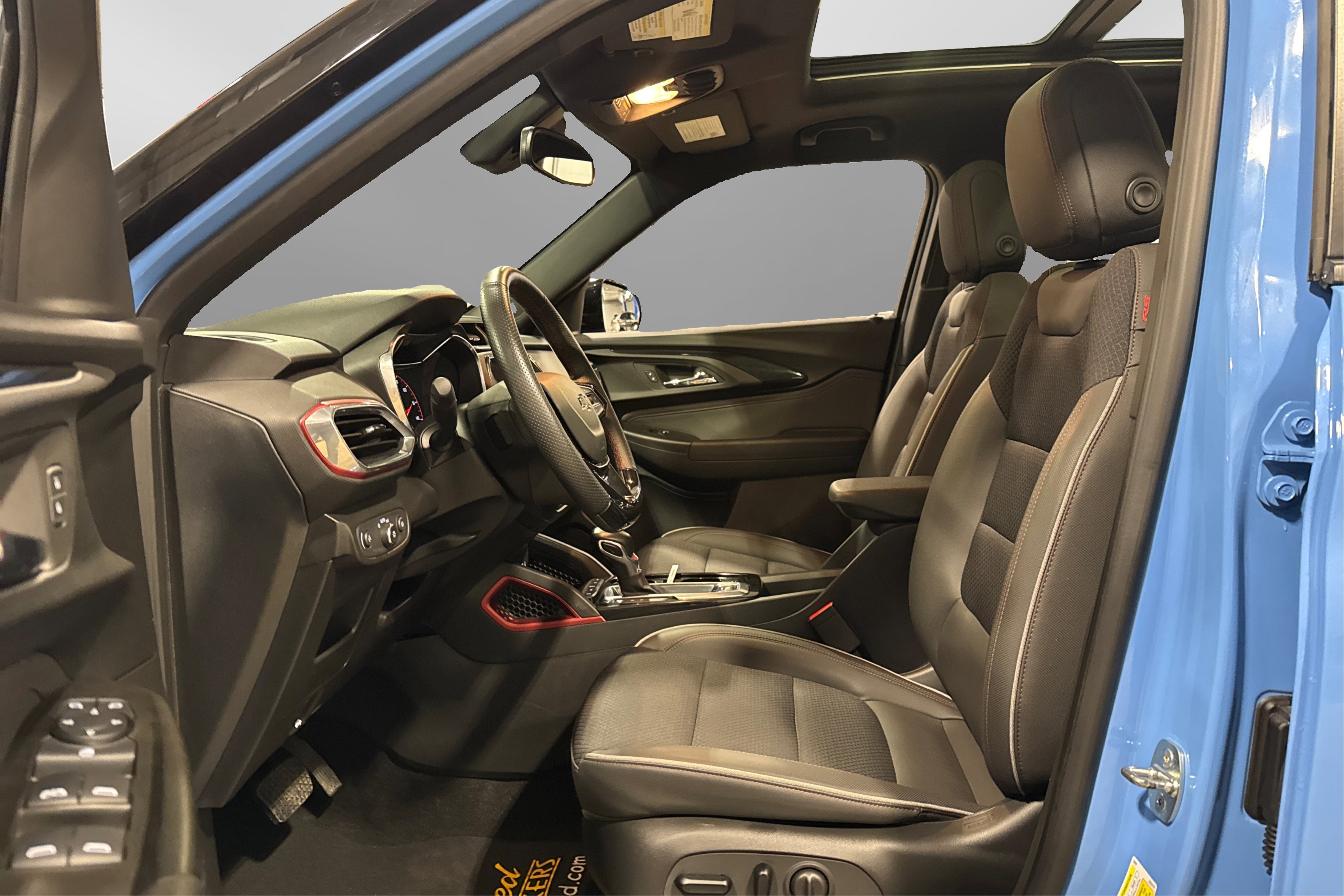 Used 2023 Chevrolet TrailBlazer RS w/ Sun and Liftgate Package AWD/4WD image 17