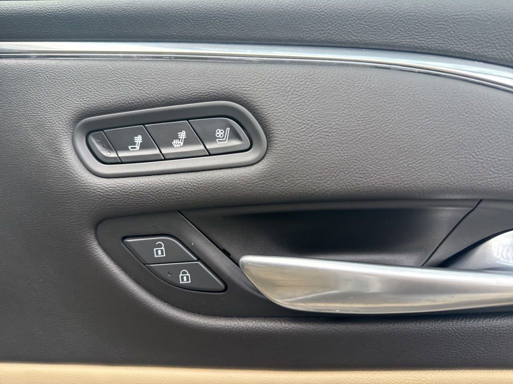 Used 2021 Cadillac Escalade ESV Premium Luxury image 32