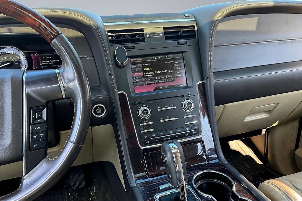 Used 2015 Lincoln Navigator 4WD w/ Equipment Group 101A Reserve image 9