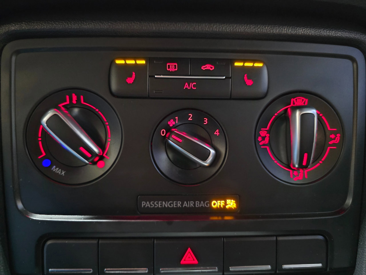 Used 2013 Volkswagen Beetle TDI image 34