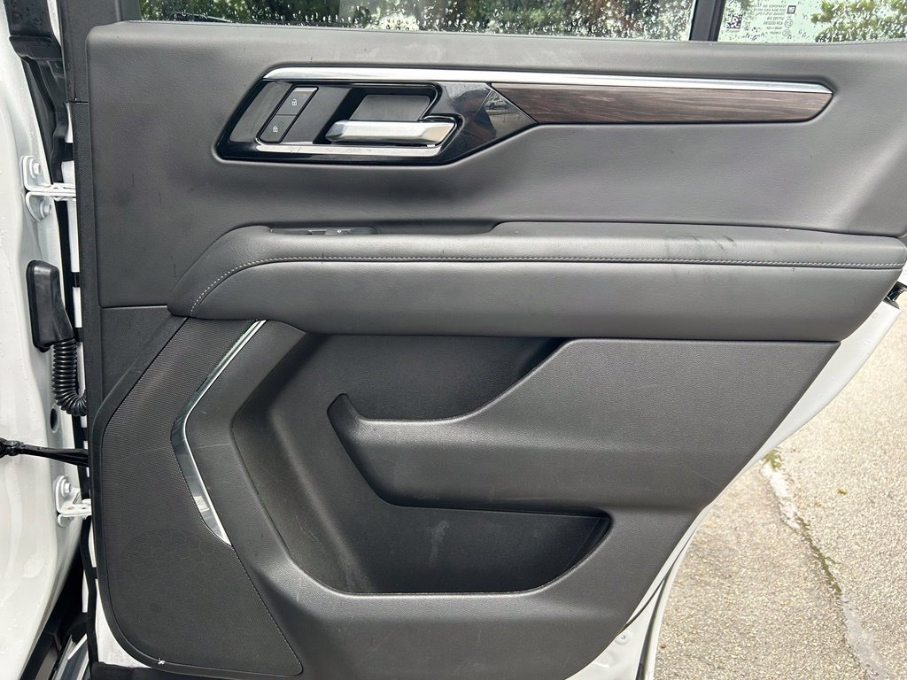 Used 2025 Chevrolet Tahoe LT RWD image 39