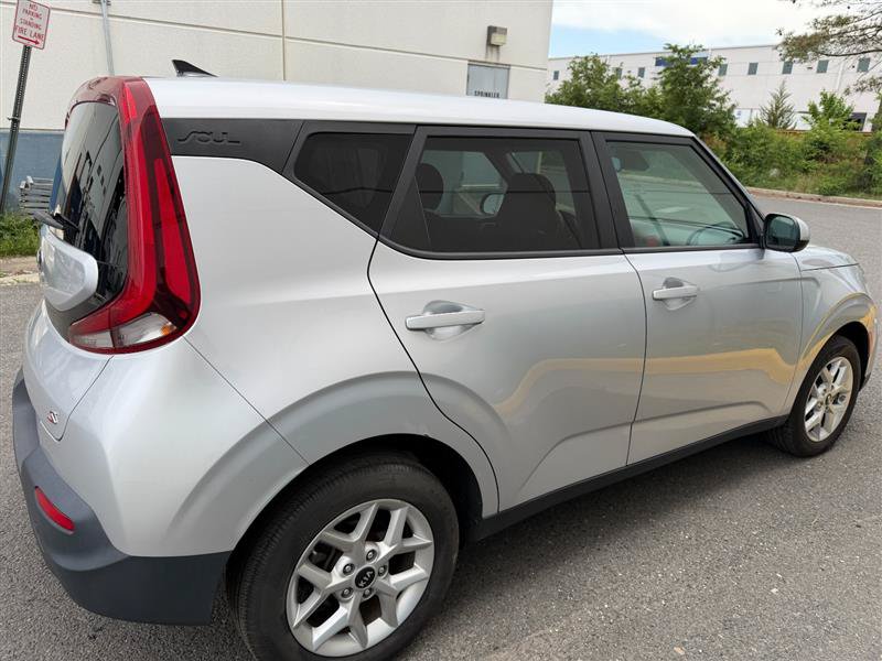 Used 2020 Kia Soul S FWD image 14