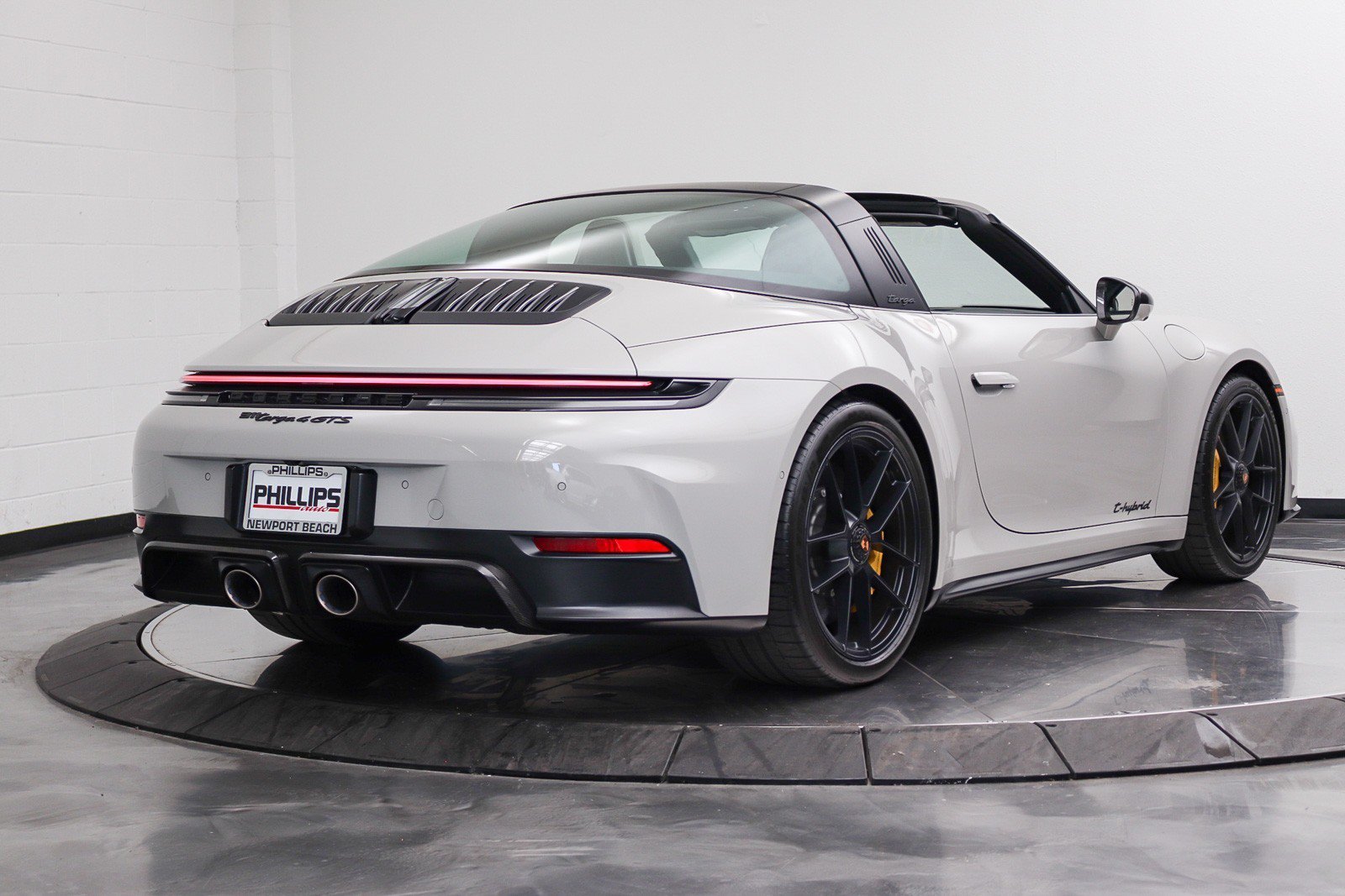 Used 2026 Porsche 911 Targa 4 GTS AWD/4WD image 13