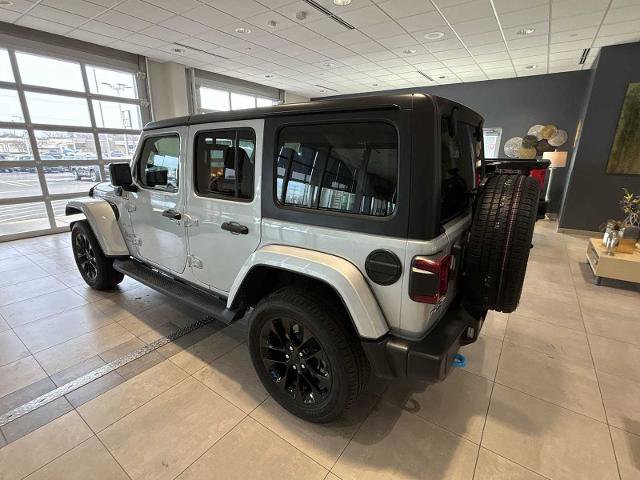 Used 2023 Jeep Wrangler Unlimited Sahara w/ Cold Weather Group image 5