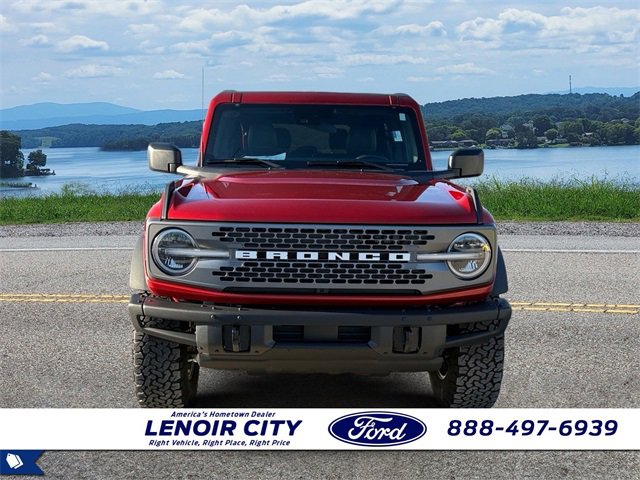 Used 2024 Ford Bronco Badlands image 2