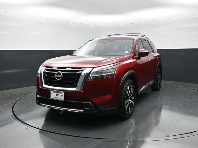 Used 2024 Nissan Pathfinder Platinum FWD image 4