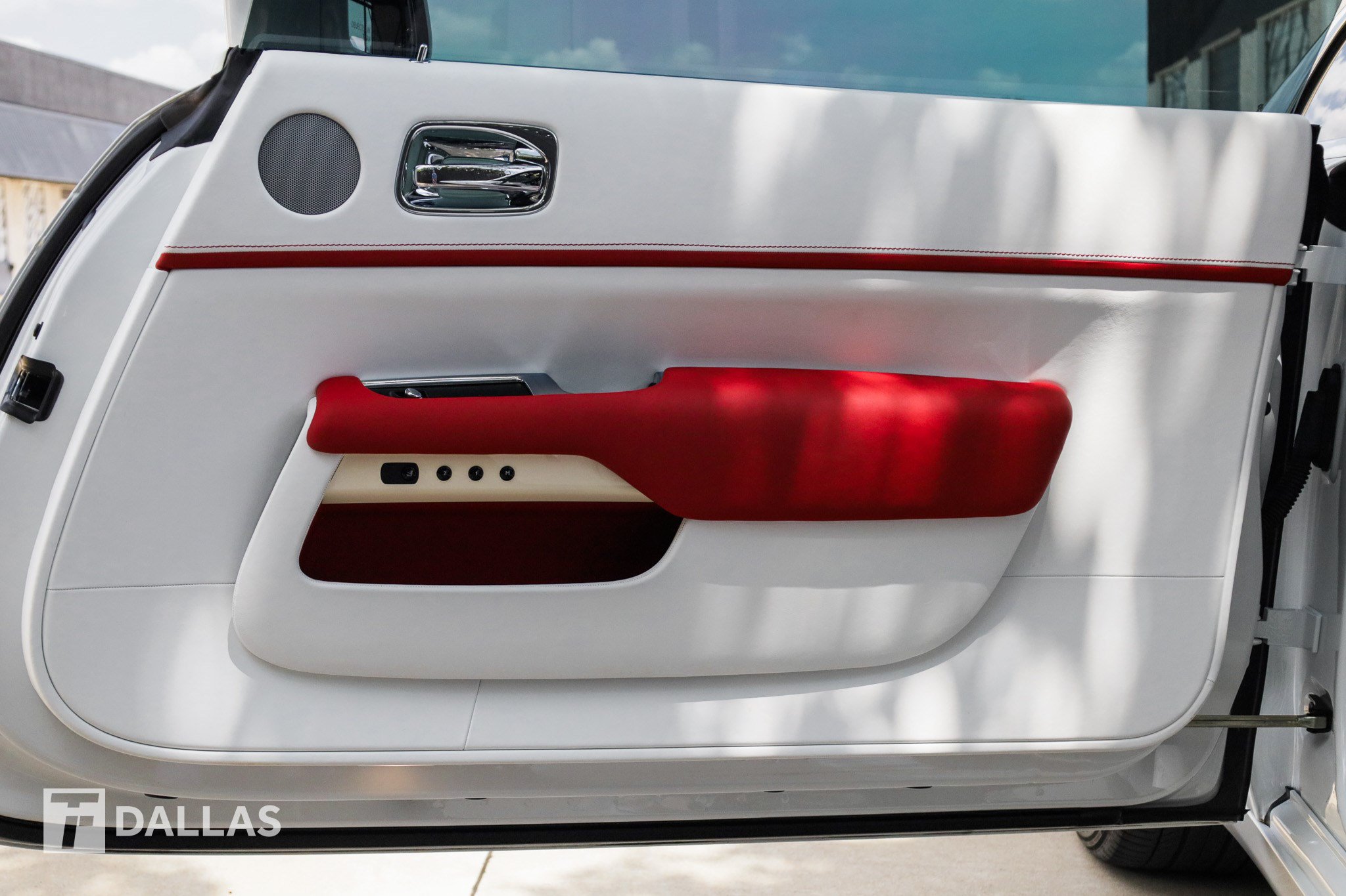 Used 2019 Rolls-Royce Wraith RWD image 30