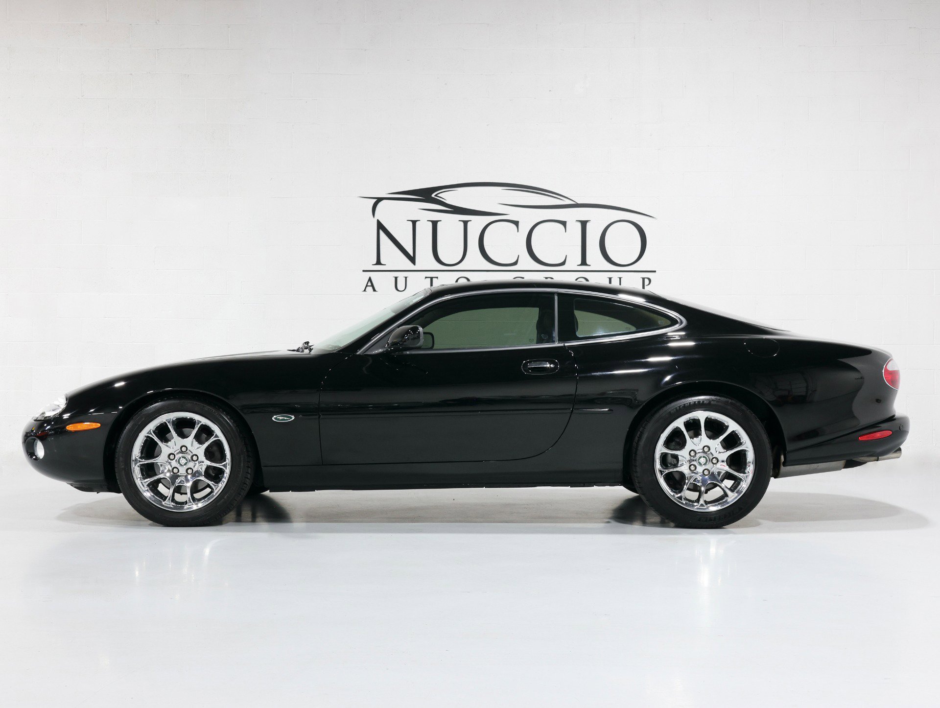 Used 2002 Jaguar XK8 Coupe image 6