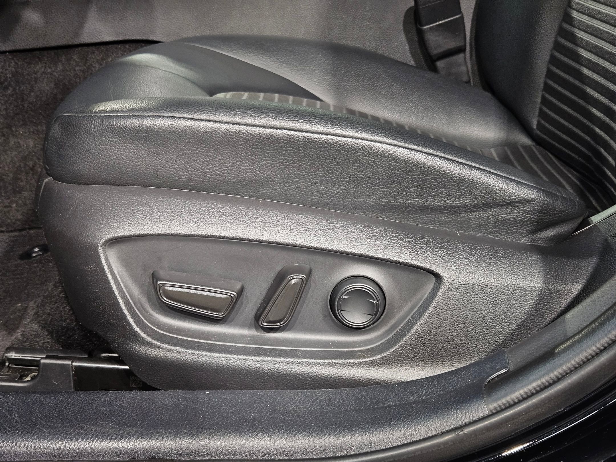 Used 2020 Toyota Camry SE image 22