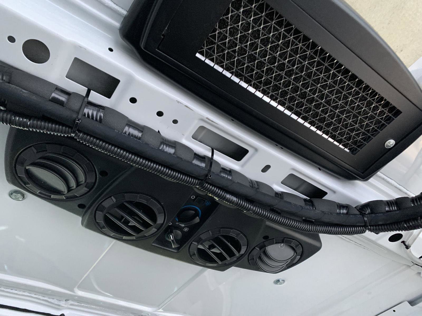 Used 2020 Ford Transit 150 Low Roof AWD image 27