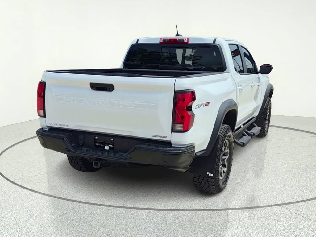 Used 2025 Chevrolet Colorado ZR2 w/ Technology Package AWD/4WD image 6