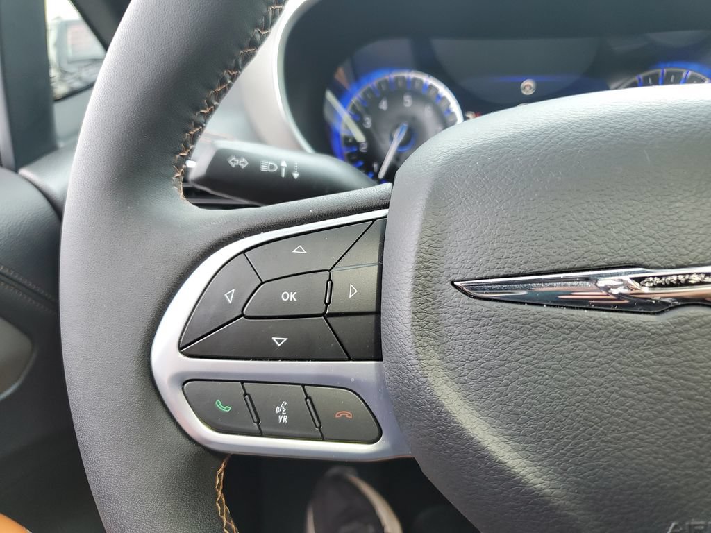 Certified 2024 Chrysler Pacifica Pinnacle AWD/4WD image 23