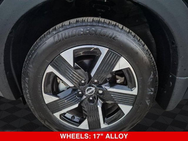 Certified 2025 Nissan Kicks SV w/ SV Premium Package AWD/4WD image 11
