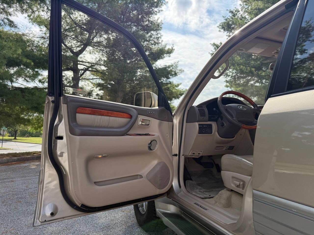 Used 2001 Lexus LX 470 4WD image 41