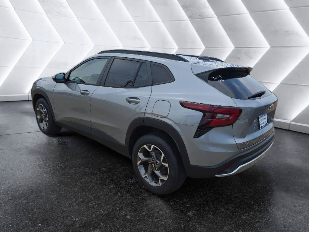 New 2026 Chevrolet Trax LT w/ Driver Confidence Package FWD image 7