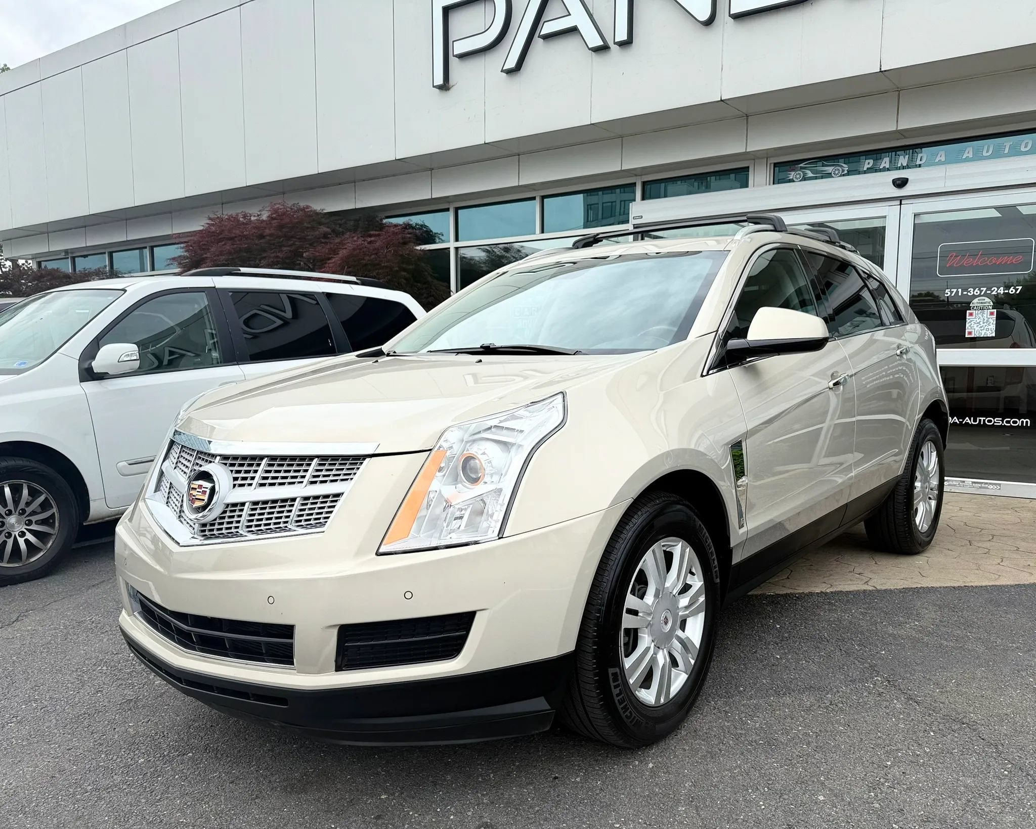 Used 2012 Cadillac SRX Luxury AWD/4WD image 3