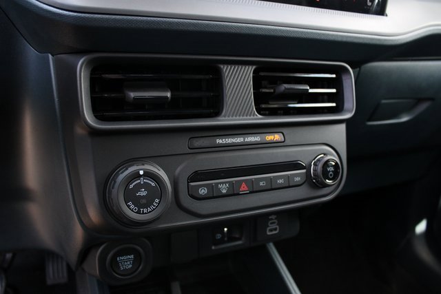 New 2025 Ford Maverick Lariat w/ Black Appearance Package image 11