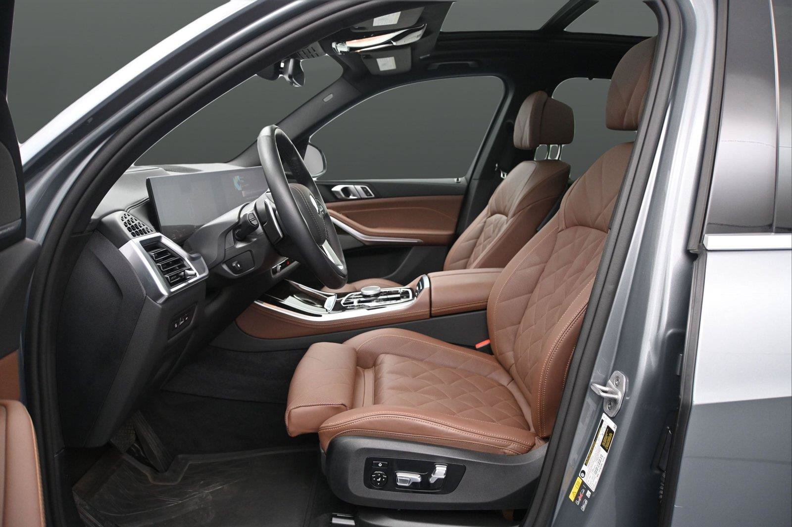 Used 2025 BMW X5 xDrive50e AWD/4WD image 8