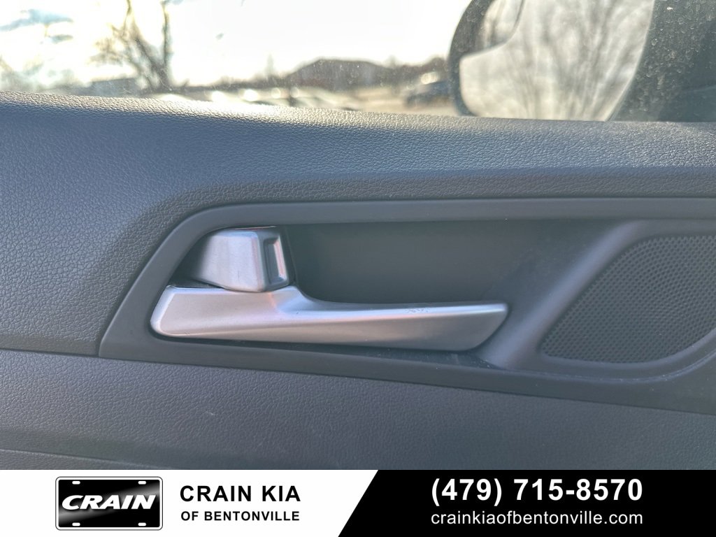 Used 2019 Hyundai Tucson SE image 12