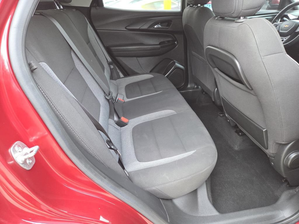 Used 2024 Chevrolet TrailBlazer LT w/ LT Cold Weather Package FWD image 17