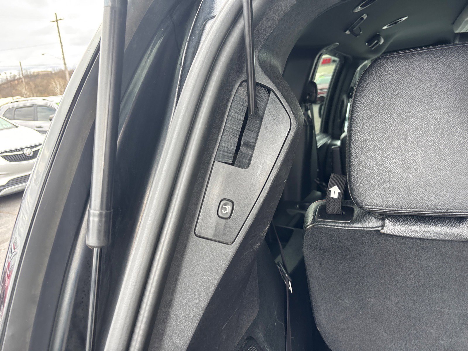 Used 2017 Dodge Grand Caravan GT FWD image 23