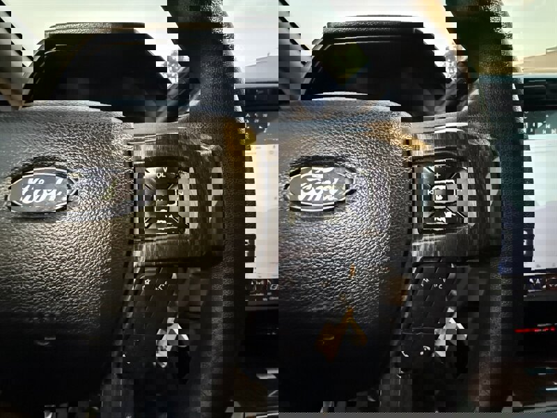 Used 2015 Ford F150 XLT image 27