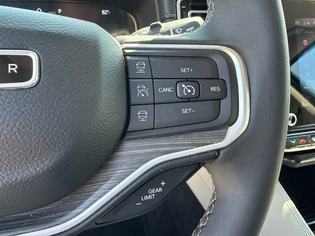 Used 2024 Jeep Wagoneer Series III w/ Flexible Seating Group AWD/4WD image 24