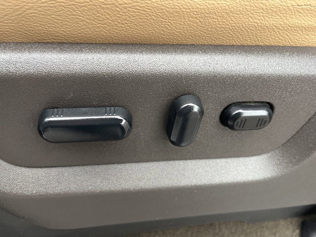 Used 2016 Ford F350 Lariat w/ Chrome Package image 15