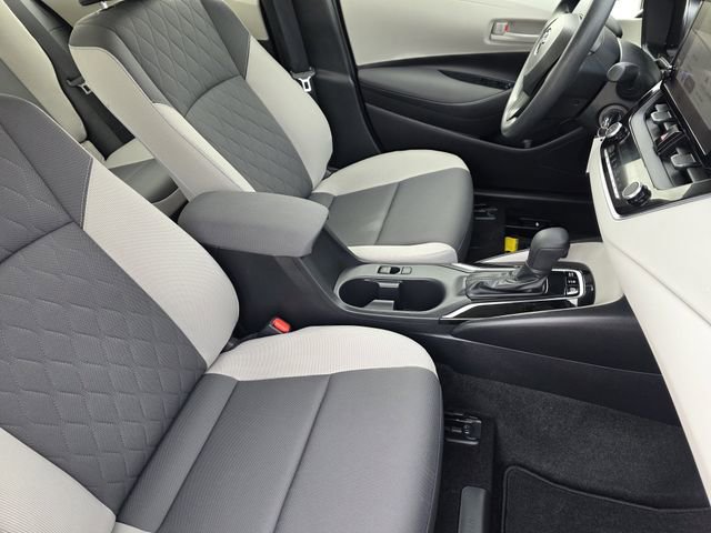 Used 2025 Toyota Corolla LE image 12