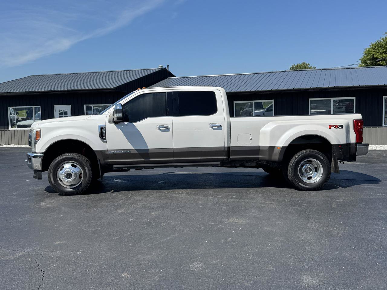 Used 2017 Ford F350 King Ranch w/ King Ranch Ultimate Package AWD/4WD image 2