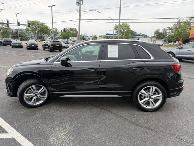 Used 2023 Audi Q3 2.0T Premium Plus w/ Premium Plus Package AWD/4WD image 3
