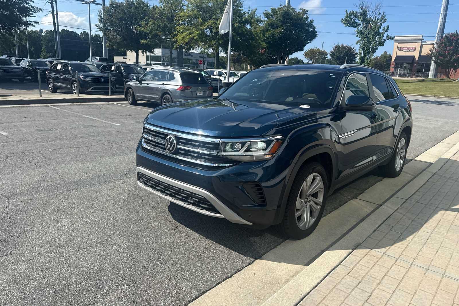 Used 2021 Volkswagen Atlas Cross Sport SEL AWD/4WD image 4