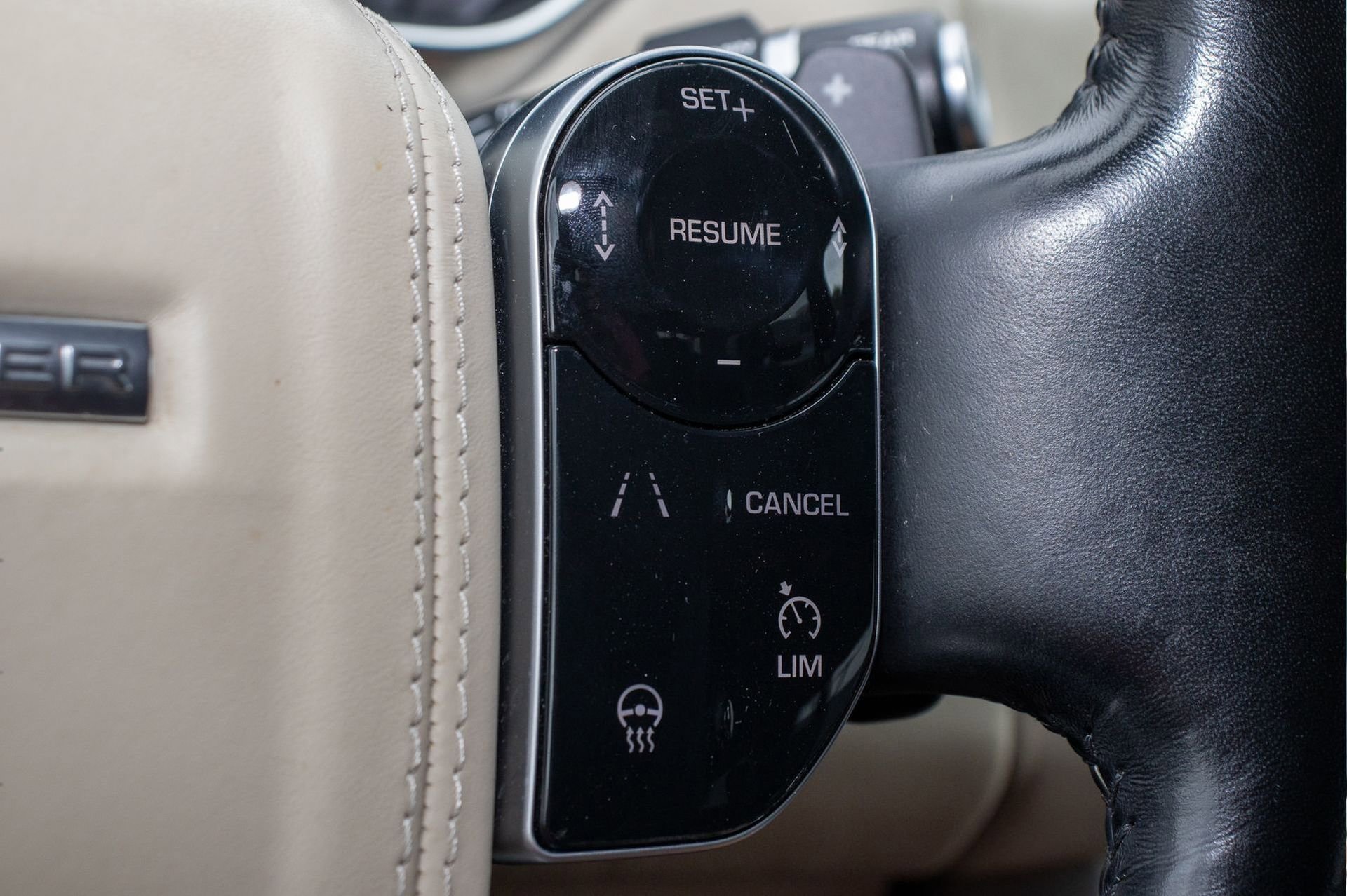 Used 2018 Land Rover Range Rover HSE image 29