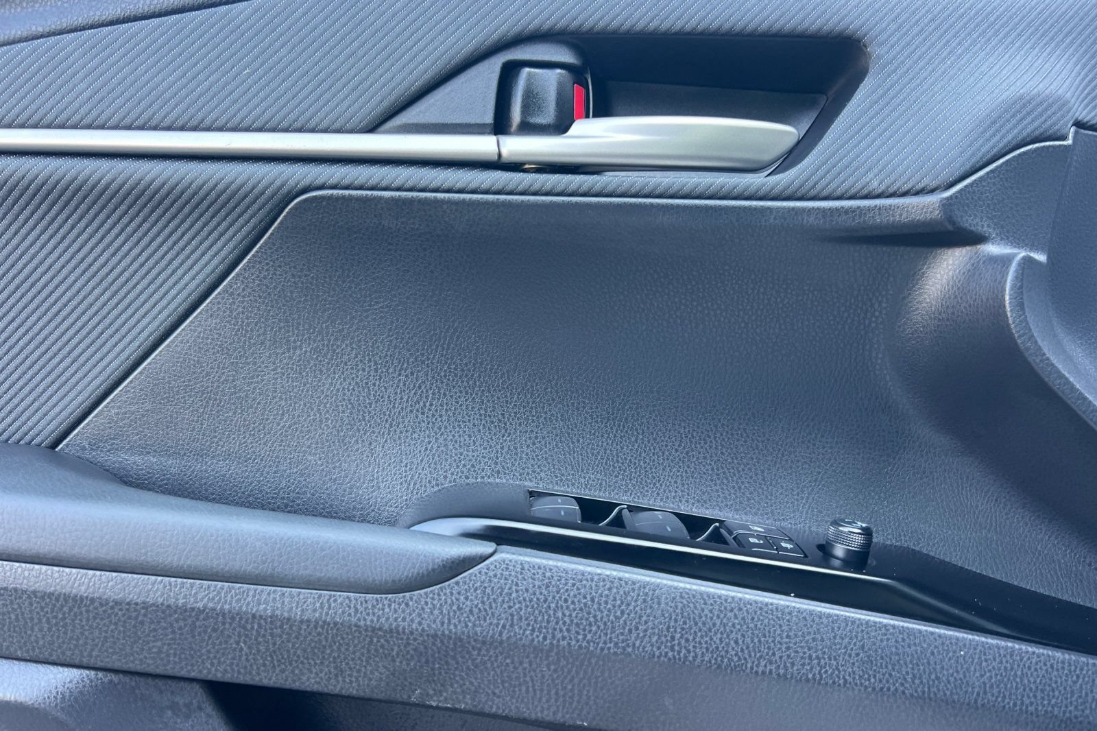 Certified 2025 Toyota Camry SE FWD image 12